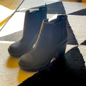 Black H&M Boot Heels (Size 9)